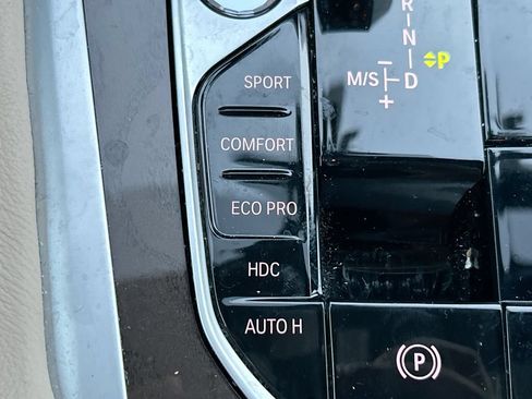 Used 2022 BMW X6 xDrive40i w/ Premium Package AWD/4WD image 34