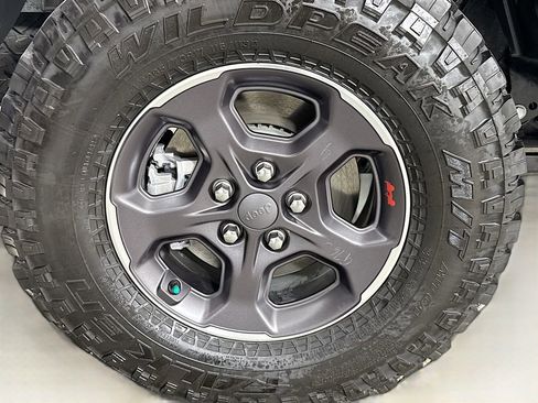 Used 2023 Jeep Gladiator Rubicon w/ LED Lighting Group image 34