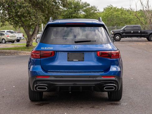 Used 2024 Mercedes-Benz GLB 250 image 4