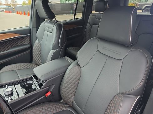 New 2026 Jeep Grand Cherokee Summit w/ Obsidian Package image 14