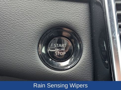 Used 2025 Nissan Armada SL image 32