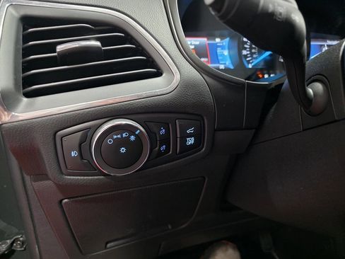 Used 2023 Ford Edge Titanium image 33