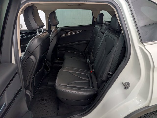 Used 2022 Lincoln Nautilus AWD w/ Premium Package image 19