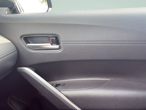 Used 2023 Toyota Corolla Cross XLE FWD image 14