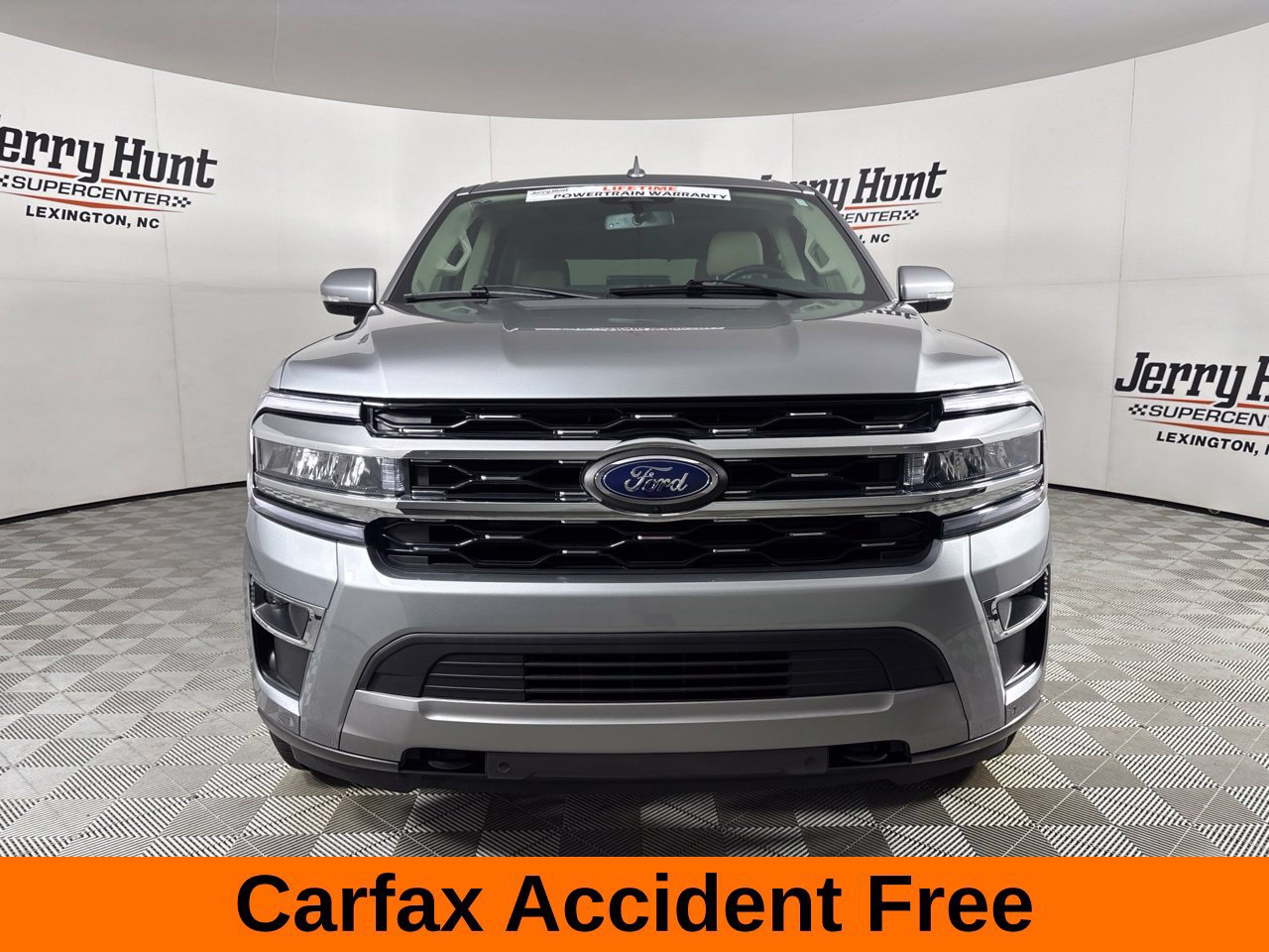 Used 2024 Ford Expedition Limited AWD/4WD image 3