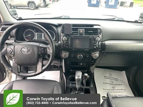 Used 2018 Toyota 4Runner TRD Off-Road Premium AWD/4WD image 20