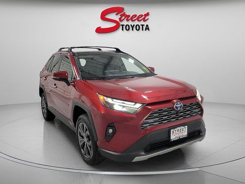 Used 2024 Toyota RAV4 Limited image 5