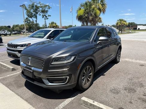Used 2019 Lincoln Nautilus Select AWD/4WD image 2