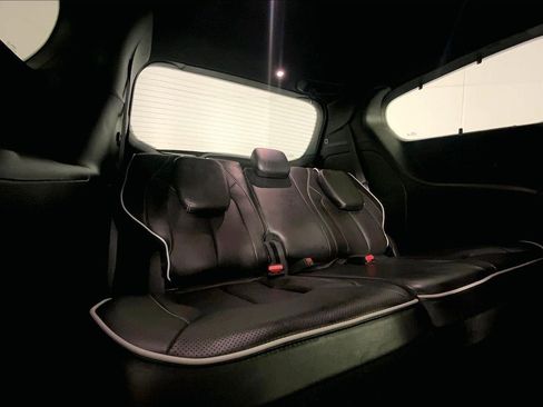 Used 2024 Chrysler Pacifica Limited w/ Uconnect Theater Family Group image 24