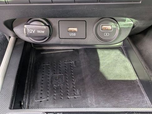 Used 2023 Hyundai Elantra Limited image 26