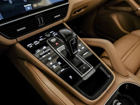 Used 2019 Porsche Cayenne AWD/4WD image 23