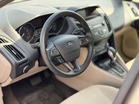 Used 2018 Ford Focus SE FWD image 23
