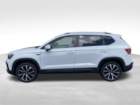 Used 2024 Volkswagen Taos SE FWD image 29