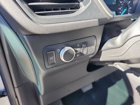 Used 2022 Ford Escape SE w/ SE Sport Appearance Package image 19