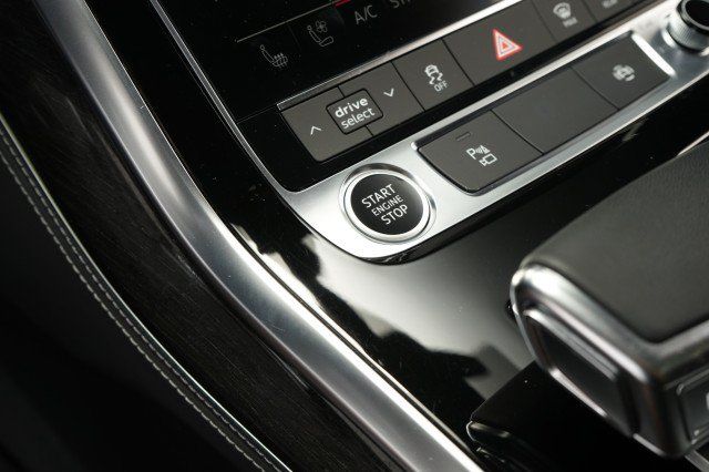 Used 2025 Audi Q7 2.0T Premium Plus w/ Premium Plus Package AWD/4WD image 42