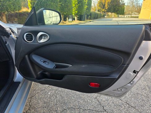 Used 2014 Nissan 370Z Coupe w/ Sport Package image 21