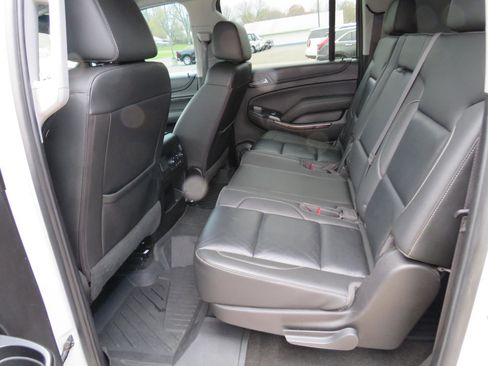 Used 2018 Chevrolet Suburban LT w/ LT Signature Package image 7