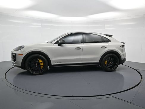 Certified 2025 Porsche Cayenne Turbo GT AWD/4WD image 2