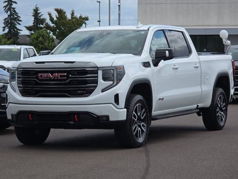 Used 2022 GMC Sierra 1500 AT4 w/ AT4 Premium Package AWD/4WD image 8
