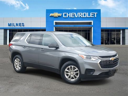 Used 2021 Chevrolet Traverse LS image 1