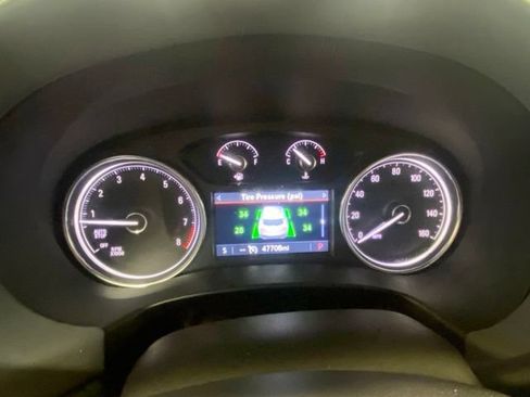Used 2024 Buick Enclave Essence w/ Experience Buick Package AWD/4WD image 16