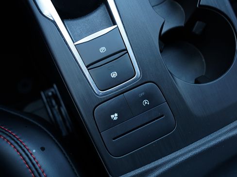 Used 2025 Ford Escape ST-Line image 28