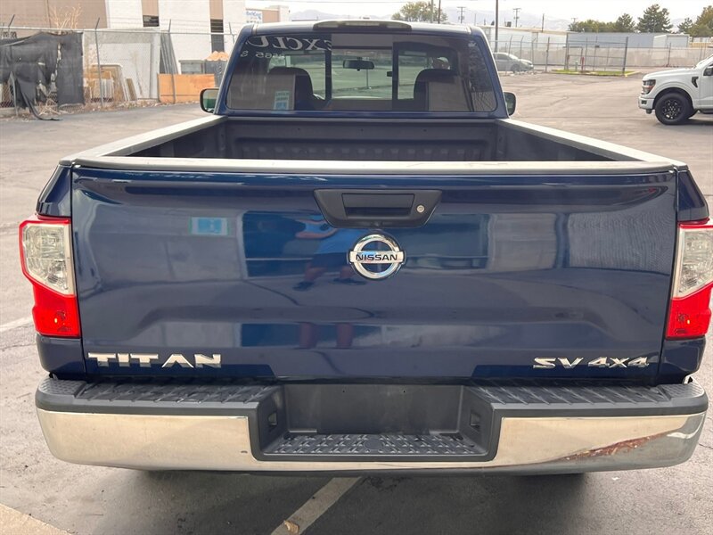 Used 2018 Nissan Titan SV AWD/4WD image 5