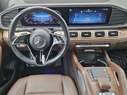 Used 2024 Mercedes-Benz GLS 450 4MATIC image 19