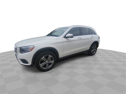 Used 2017 Mercedes-Benz GLC 300 image 4