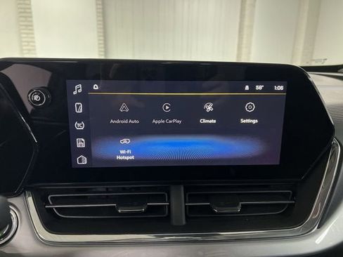 Certified 2025 Chevrolet Trax LT w/ LT Convenience Package image 13