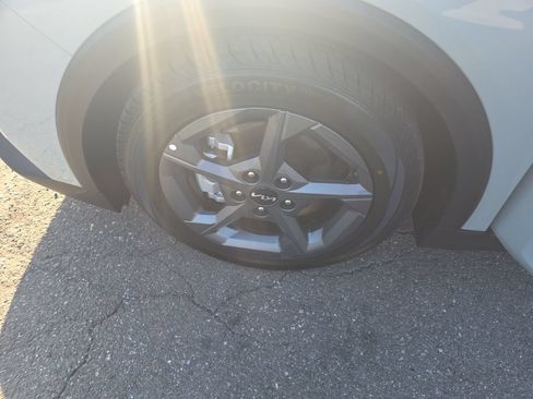 Used 2025 Kia K4 FWD image 24