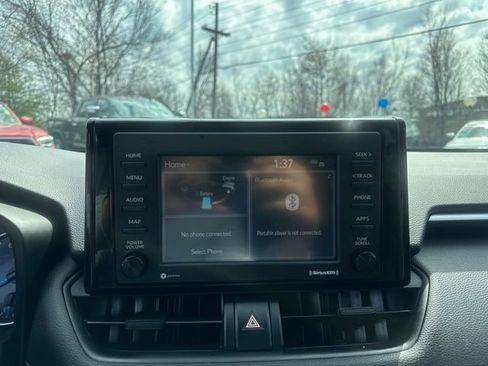 Used 2022 Toyota RAV4 LE image 35