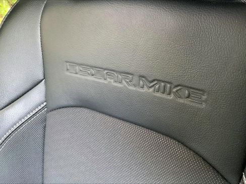 Used 2023 Jeep Gladiator Sport AWD/4WD image 30