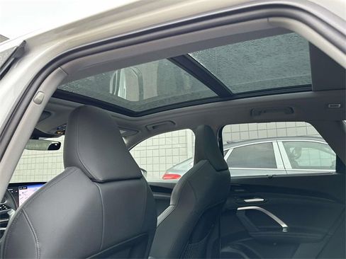 Certified 2025 Audi Q5 2.0T Premium Plus w/ Premium Plus image 18