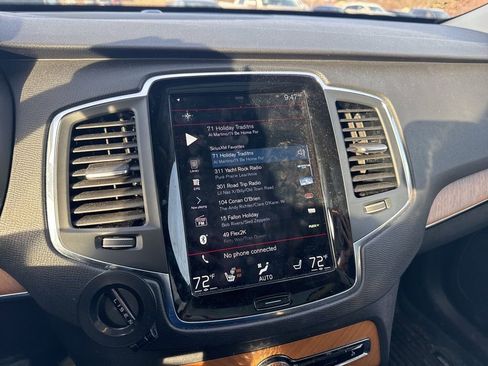 Used 2021 Volvo XC90 T6 Momentum image 15