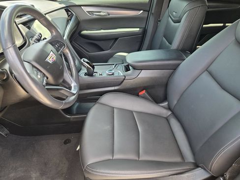 Used 2021 Cadillac XT6 Luxury w/ LPO, Floor Liner Package FWD image 14