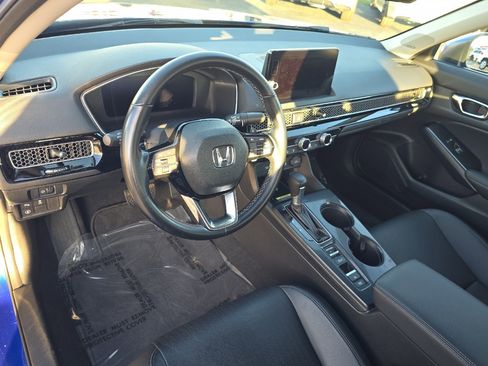 Used 2022 Honda Civic Touring image 9