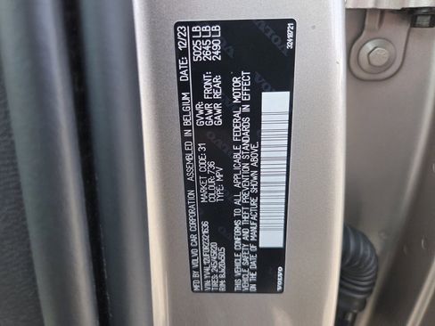 Used 2024 Volvo XC40 B5 Ultimate w/ Protection Package Premier image 19