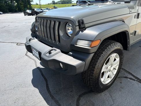 Used 2022 Jeep Wrangler Unlimited Sport AWD/4WD image 13
