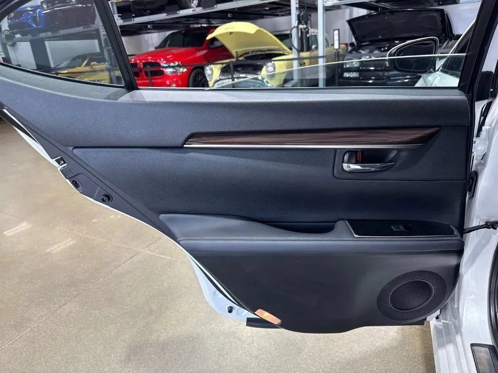 Used 2017 Lexus ES 350 w/ Navigation System Package FWD image 19
