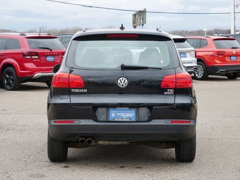 Used 2017 Volkswagen Tiguan S image 6