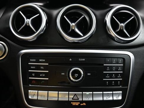 Used 2018 Mercedes-Benz GLA 250 4MATIC image 21
