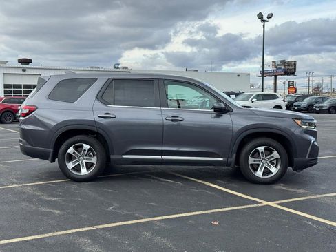 Certified 2025 Honda Pilot EX-L image 2