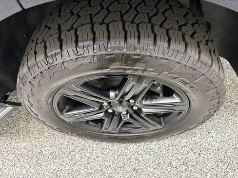 Used 2021 Ford Expedition XLT image 8