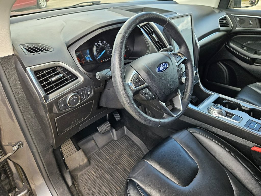Certified 2022 Ford Edge Titanium AWD/4WD image 19