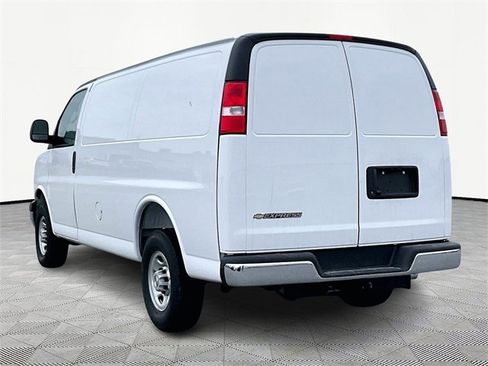 New 2025 Chevrolet Express 3500 WT w/ Driver Convenience Package image 4