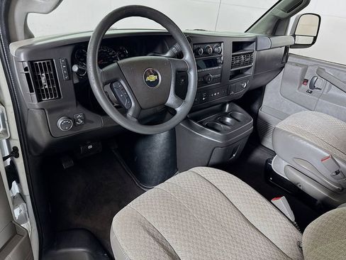 Used 2020 Chevrolet Express 3500 LT w/ LT Preferred Equipment Group RWD image 7