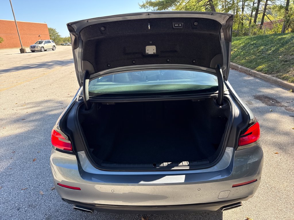 Used 2022 BMW 530i xDrive w/ Premium Package AWD/4WD image 30