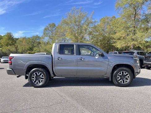 Used 2024 Nissan Frontier SL image 8