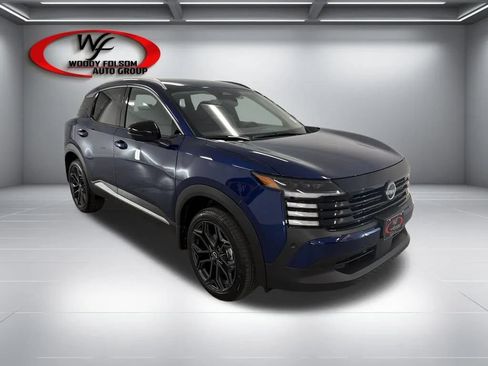 Used 2026 Nissan Kicks SR FWD image 3